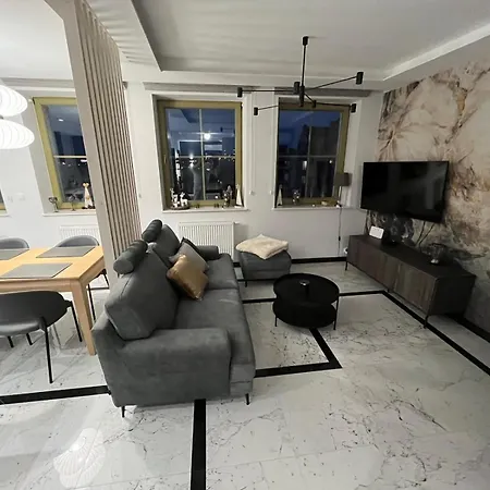 By The Castle- Old Town Apartment